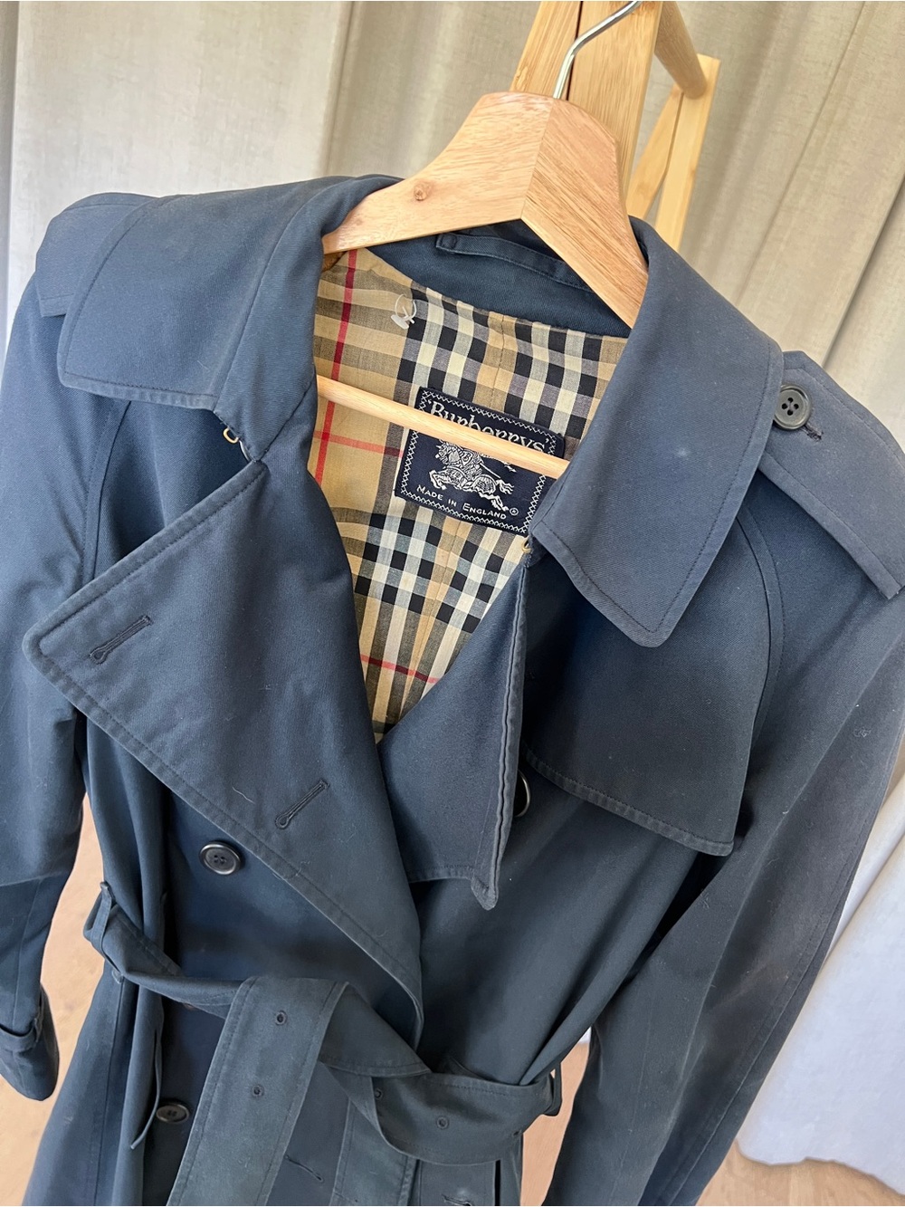 Vintage Burberry Navy Double-Breasted Trench Coat with Signature Check Lining - Picture 2 of 16